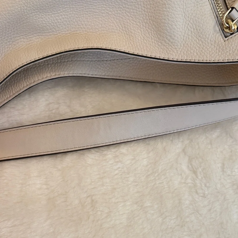 Michael Kors Brooklyn Cream Hobo Bag with Gold Accents w/Flaw*